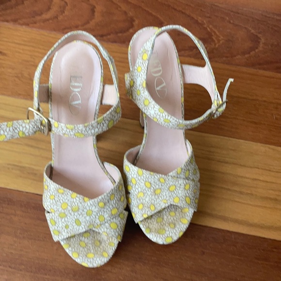 Red Valentino Heels - Picture 1 of 4